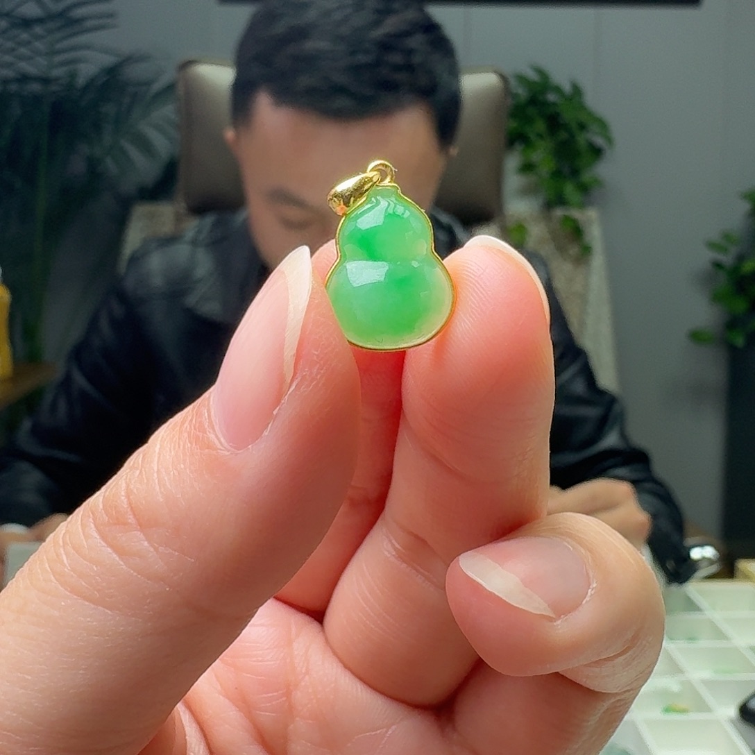 翡翠18K金镶嵌吊坠(不含链)天然