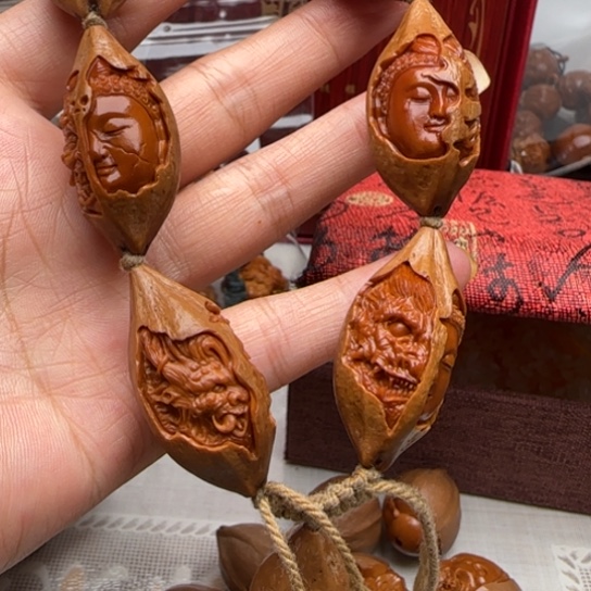 山***民橄榄核吊坠橄榄核雕刻