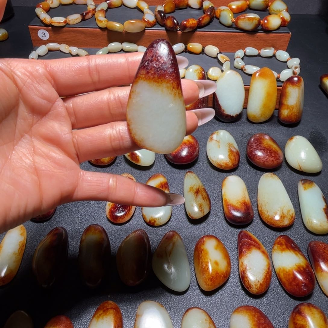 颈饰未镶嵌和田玉萨*帅