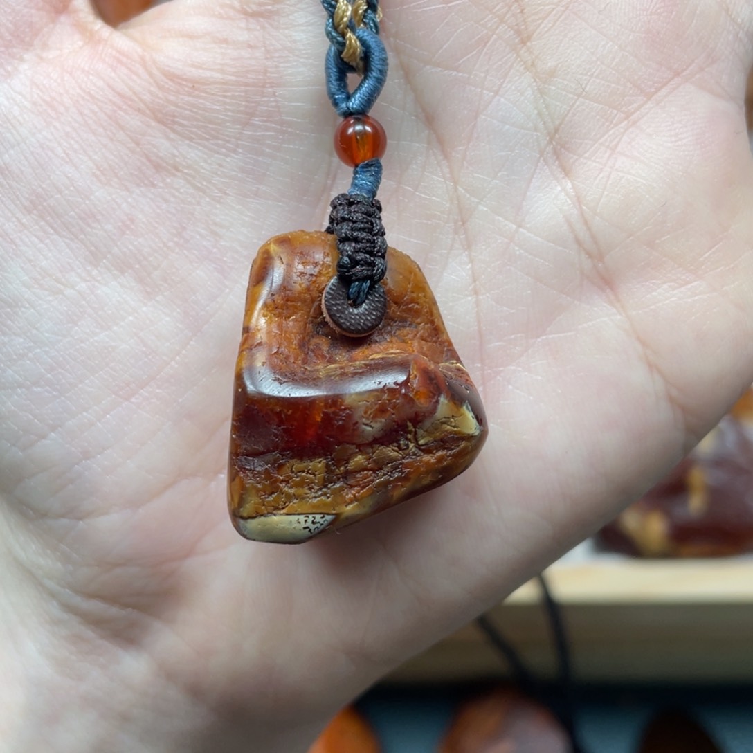 琥珀珠宝奇石未镶嵌