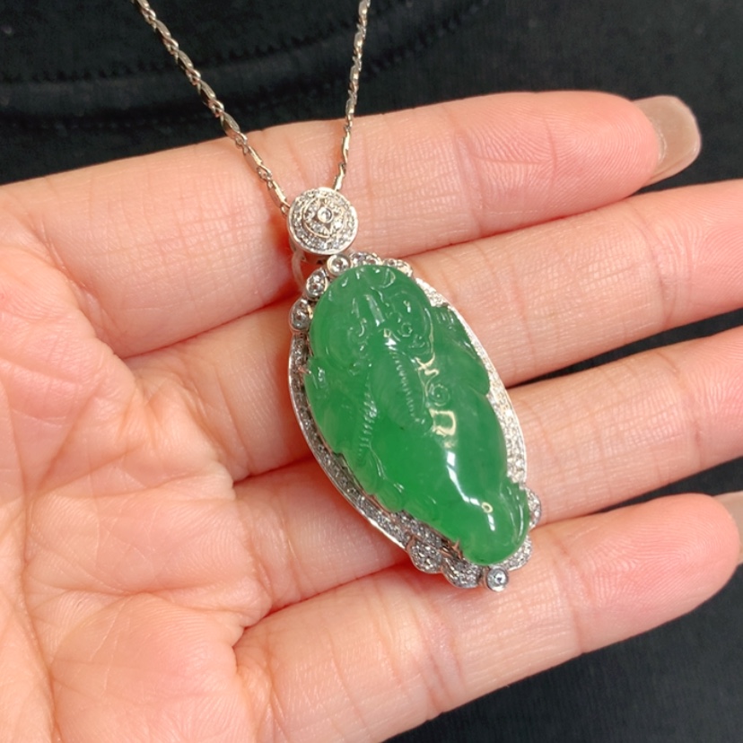 【闪购商品】颈饰18K金镶嵌翡翠三脚蟾