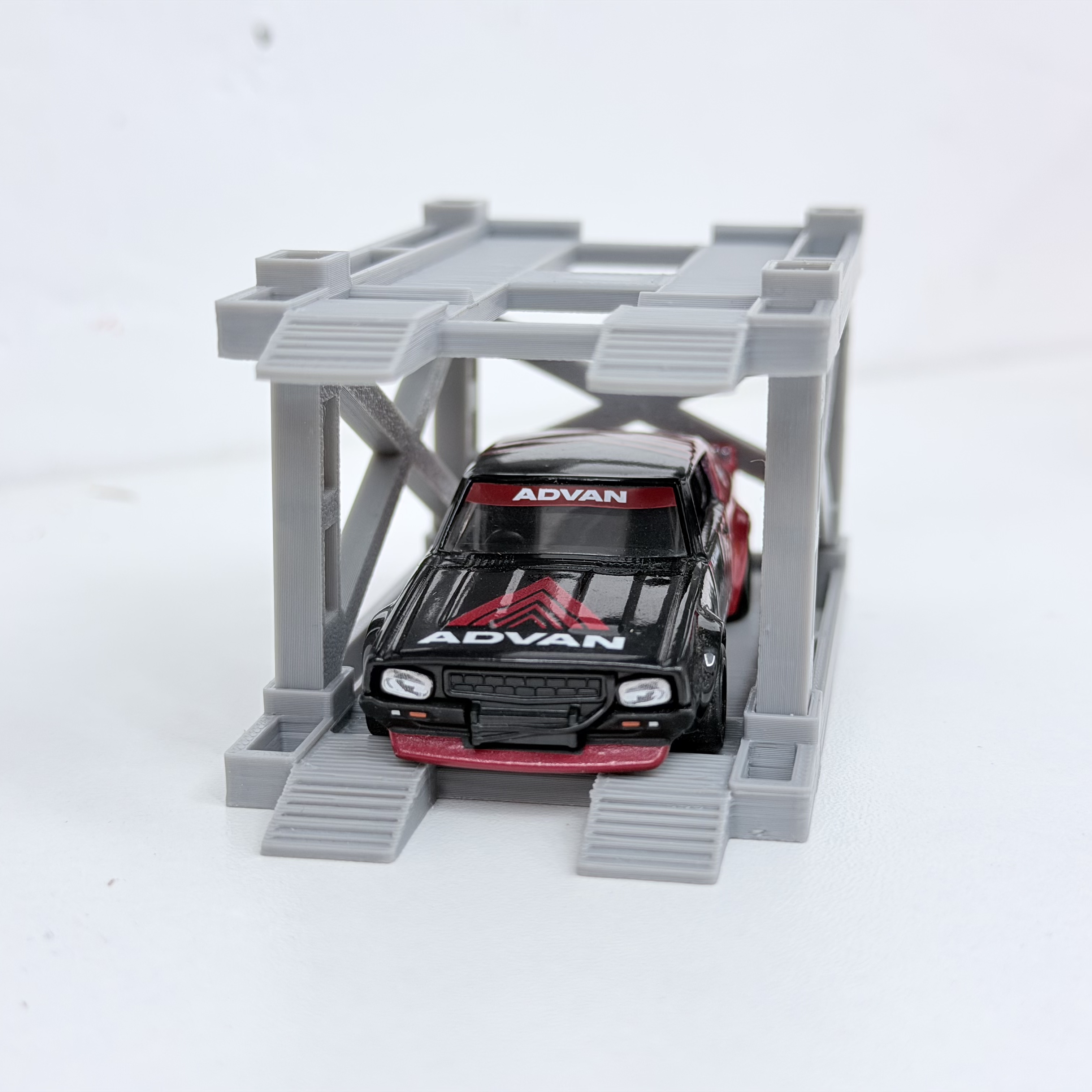 【64比例车模停车架】每下单一辆正价小车即送一个停车架～多买多送