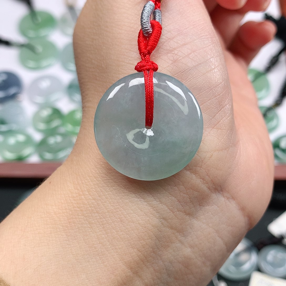 翡翠颈饰未镶嵌平安