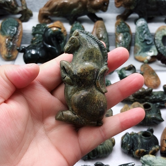 岫岩河磨玉（透闪石质玉）把件未镶嵌