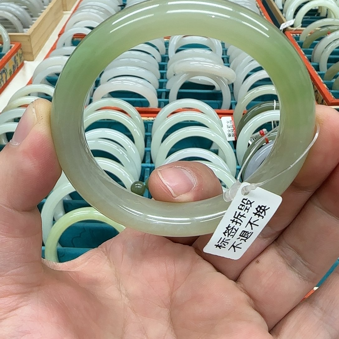 脚***路和田玉（糖玉）未镶嵌手链