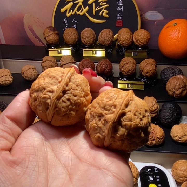 文玩核桃把件稳***福金丝绣球