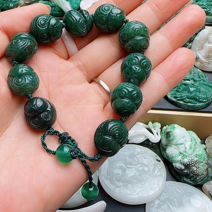 未镶嵌独山玉颈饰