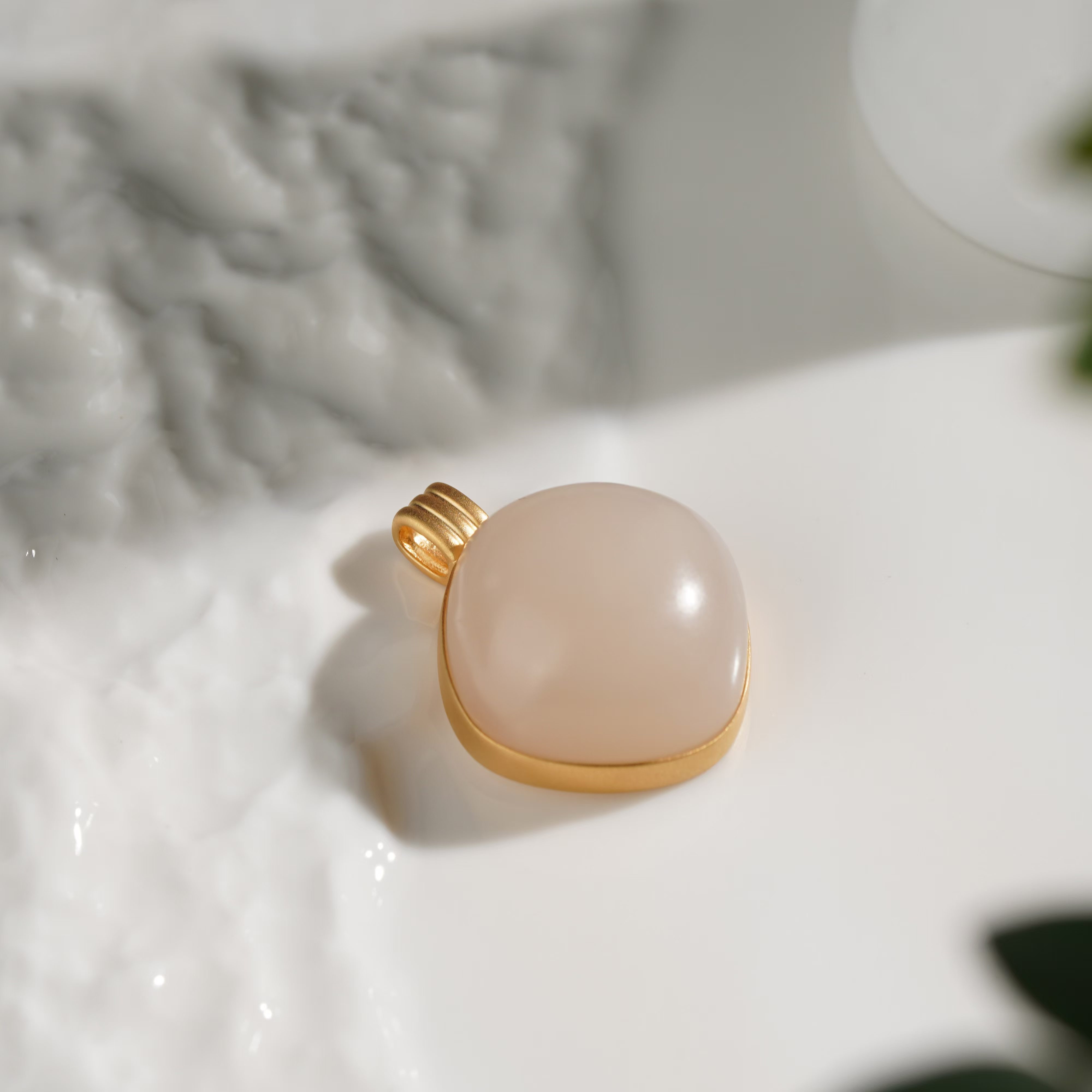 【鹿鸣】18k金和田玉老熟料藕粉方糖吊坠 不含链  LM09 19*19*10mm