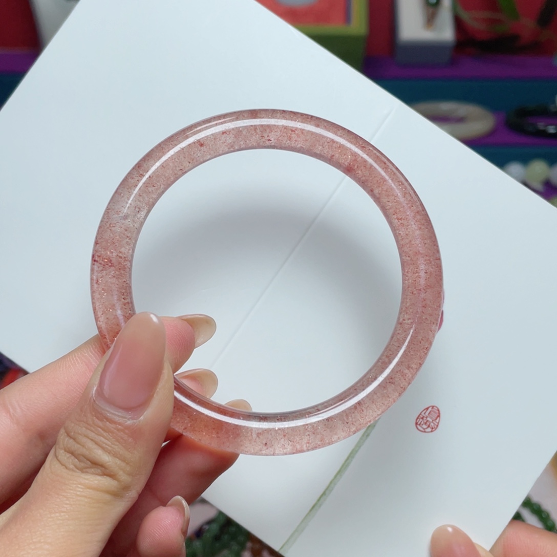 石英质玉未镶嵌手镯59草莓晶