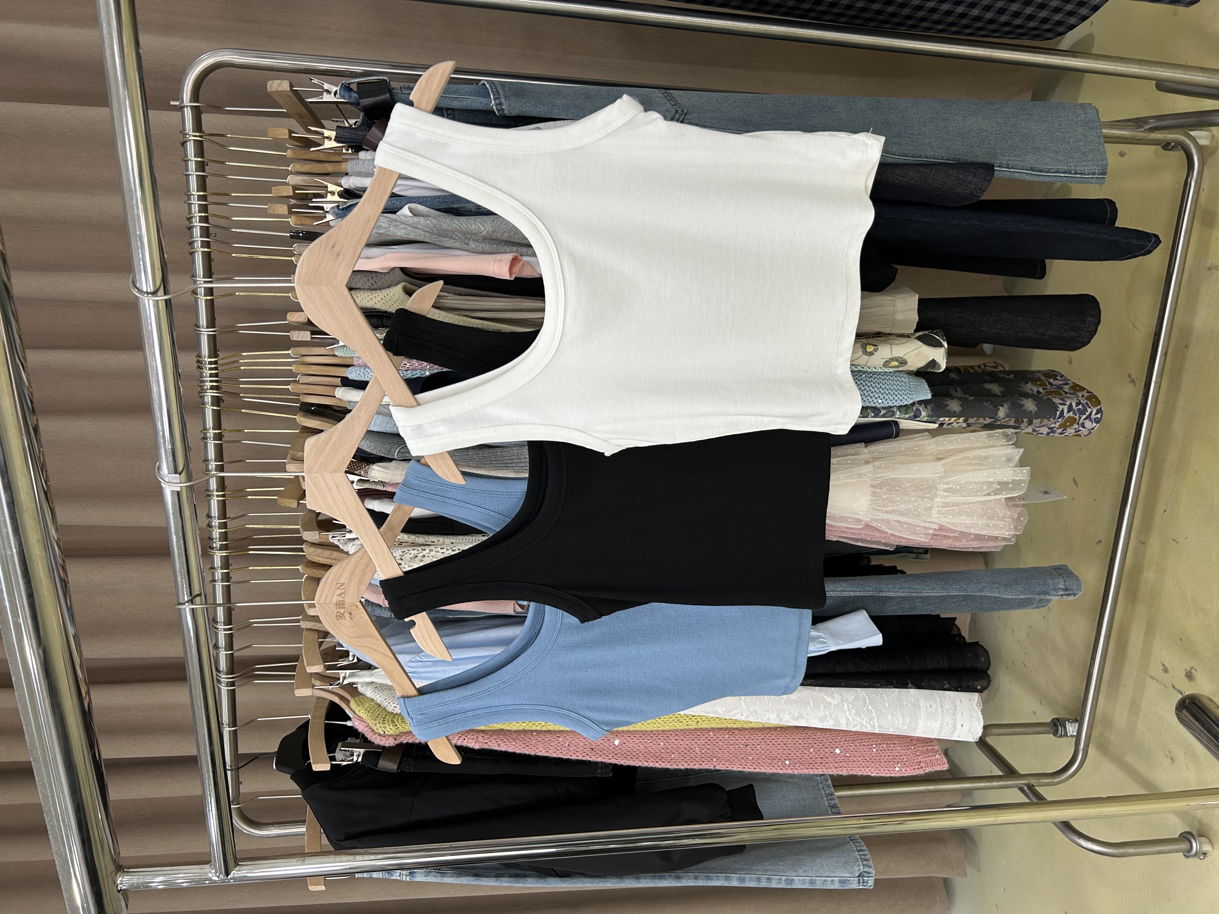 Q1565夏季打底短款背心薄款叠穿遮副乳美背外穿U领内搭上衣吊带