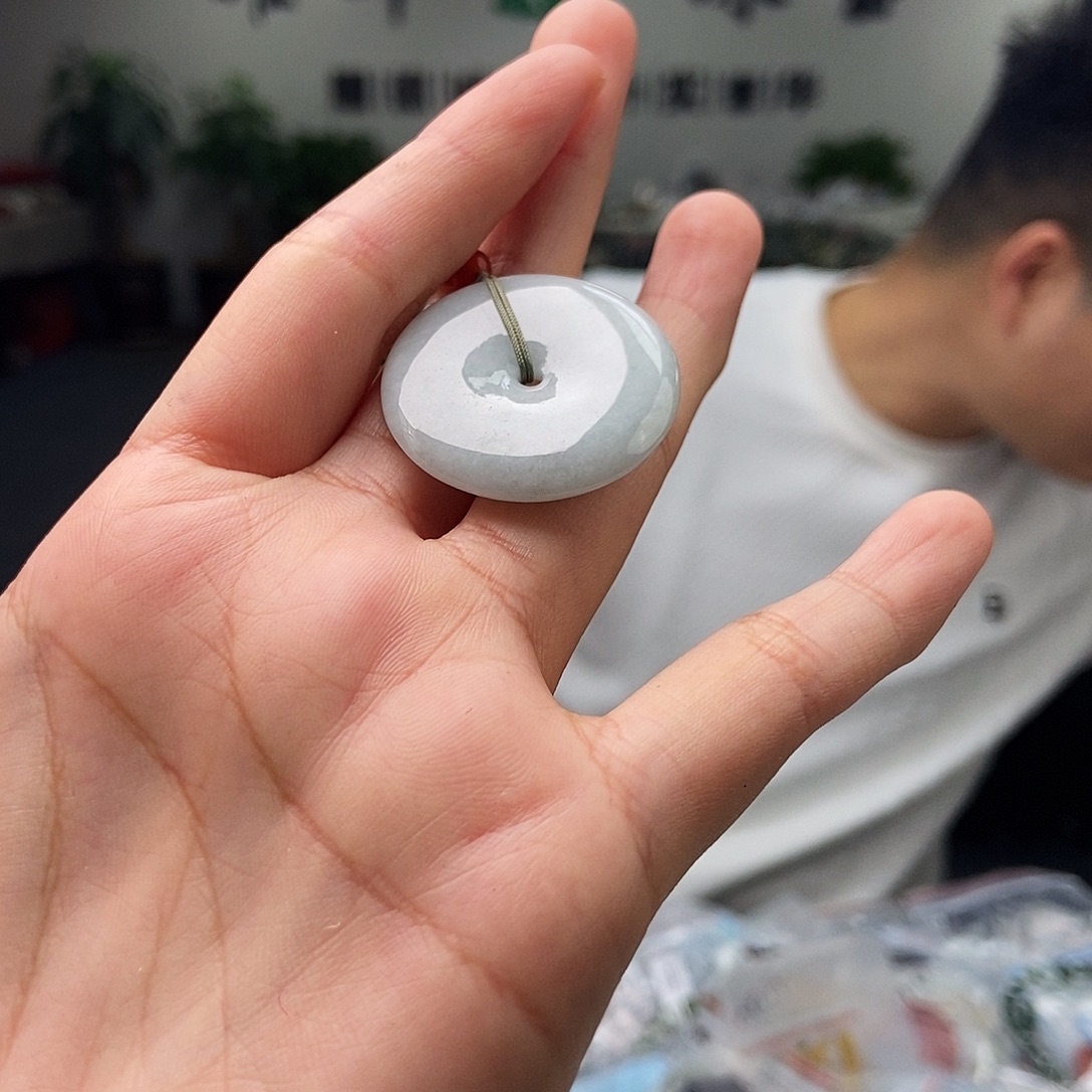 翡翠未镶嵌颈饰颜色多样性发拍一发一