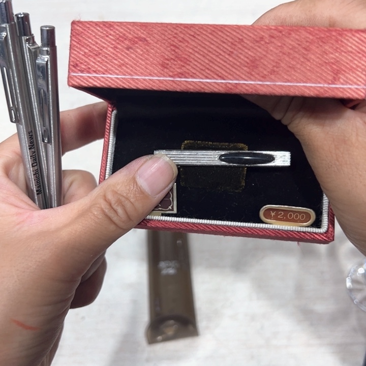 ?****）新亿阁工艺品谨慎参拍