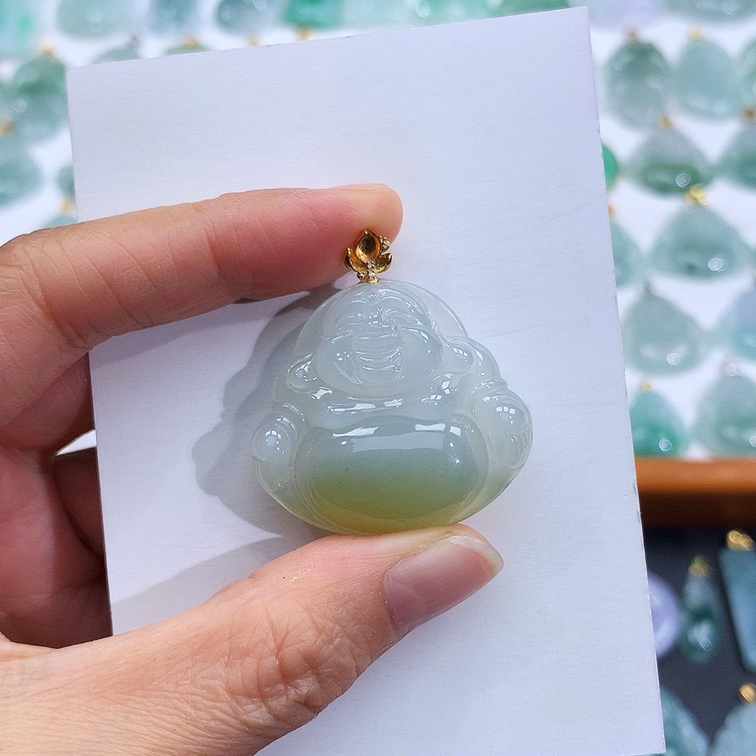 翡翠18K金镶嵌颈饰