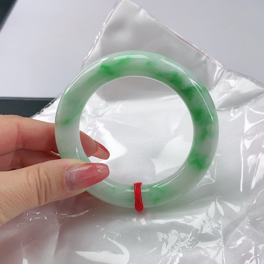 翡翠手镯未镶嵌?****翡翠016