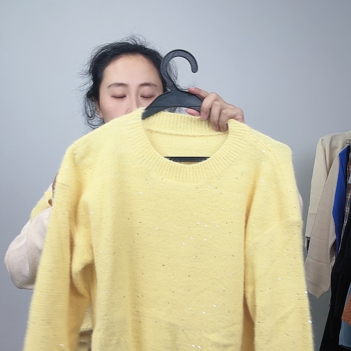 漂亮的美女穿的衣服