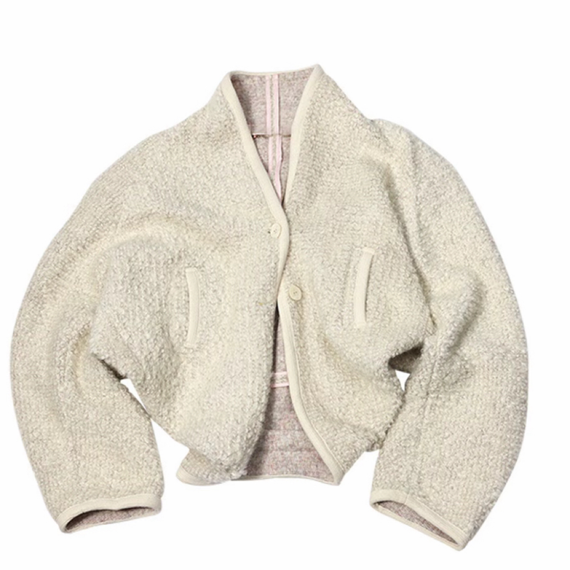 迪丽热巴穿了好几年的斗篷外套