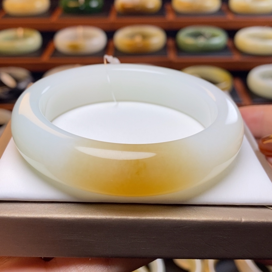 未镶嵌手镯和田玉57.5圈