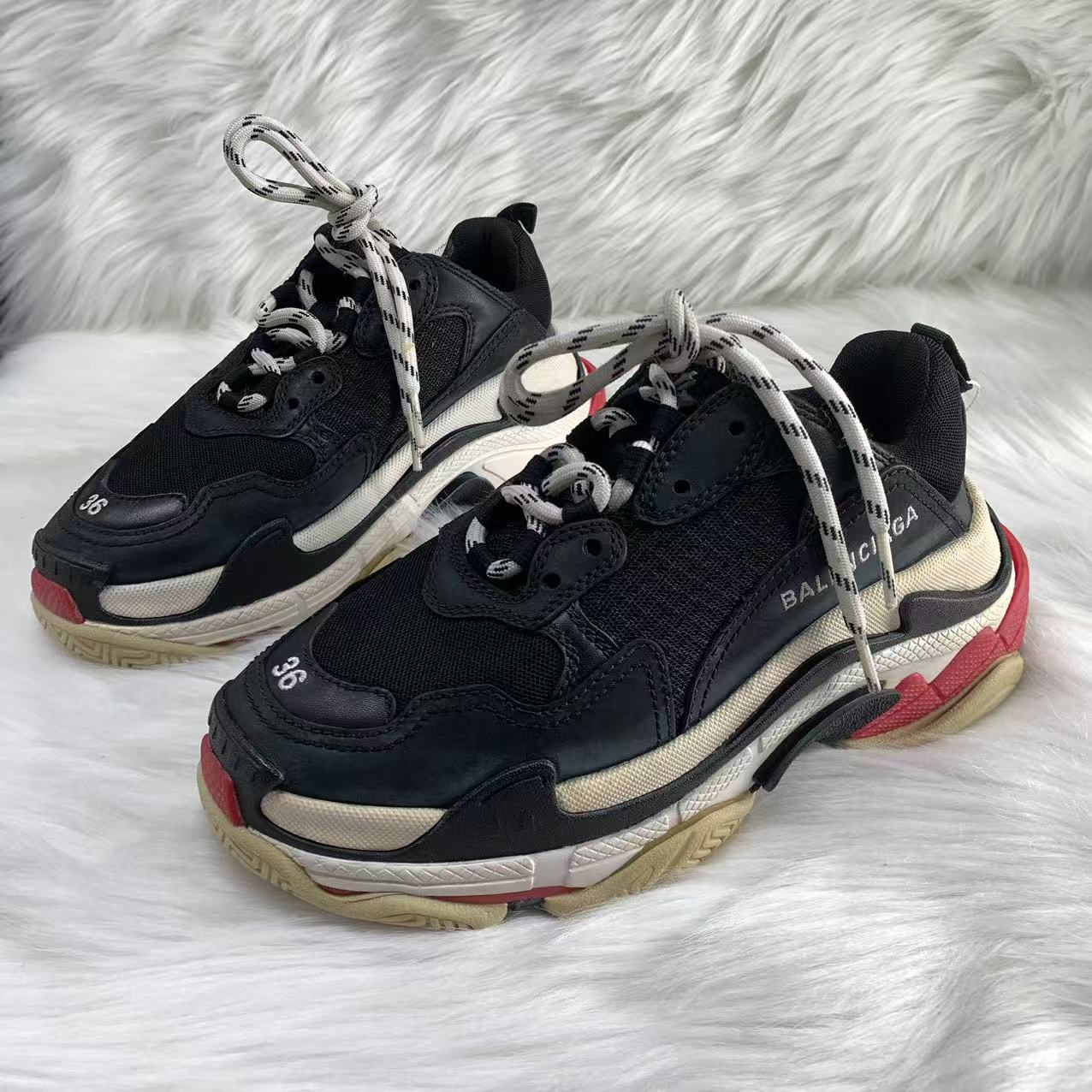 95新 Balenciaga/巴黎世家 36码/无配件/黑红Triple S老爹鞋 804 