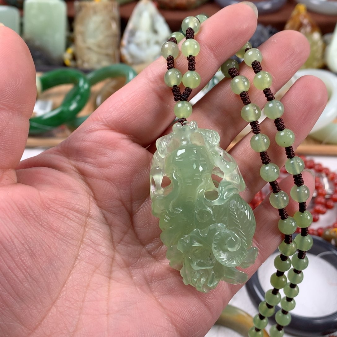 岫玉颈饰未镶嵌吊坠