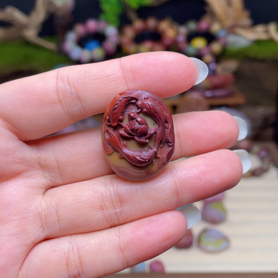 玛瑙/玉髓未镶嵌珠宝半成品盐源玛瑙包浆荷花鱼