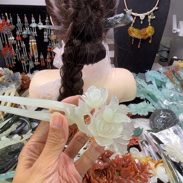 未镶嵌岫玉发饰瑕疵