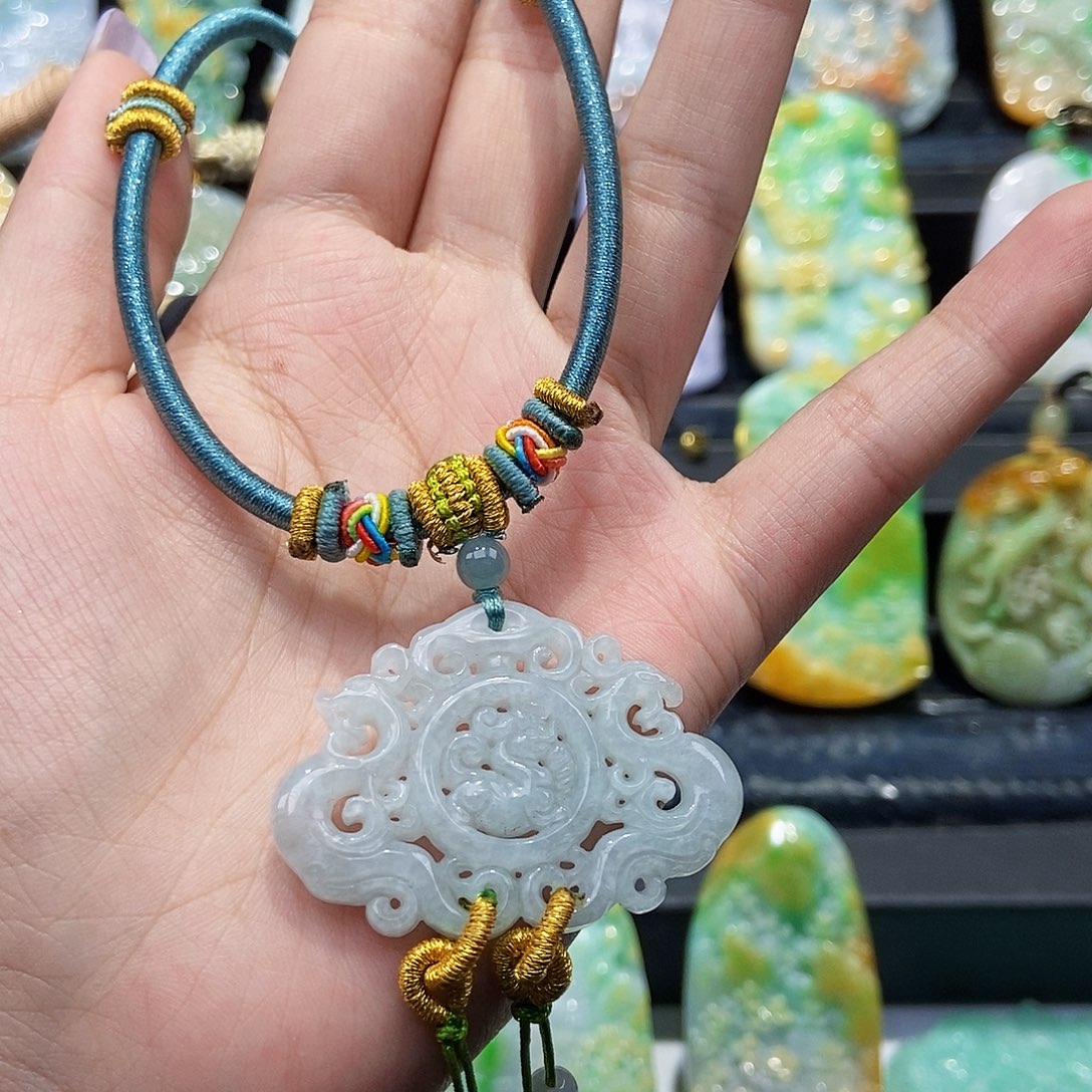 翡翠未镶嵌颈饰天然翡翠A货