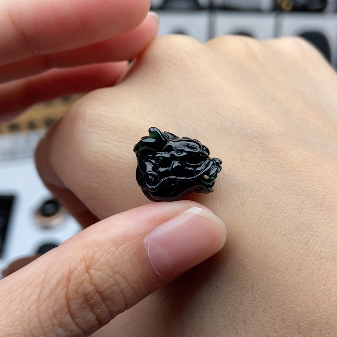 颈饰未镶嵌翡翠龙头