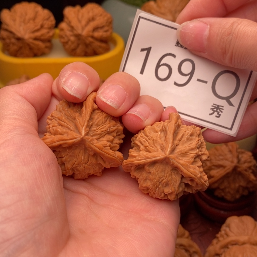 文玩核桃把件盘山奔36