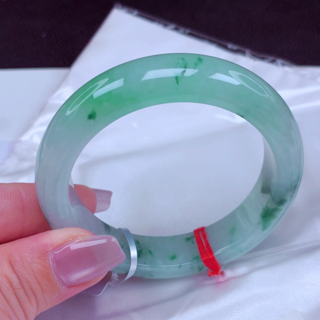 翡翠未镶嵌手镯手镯，