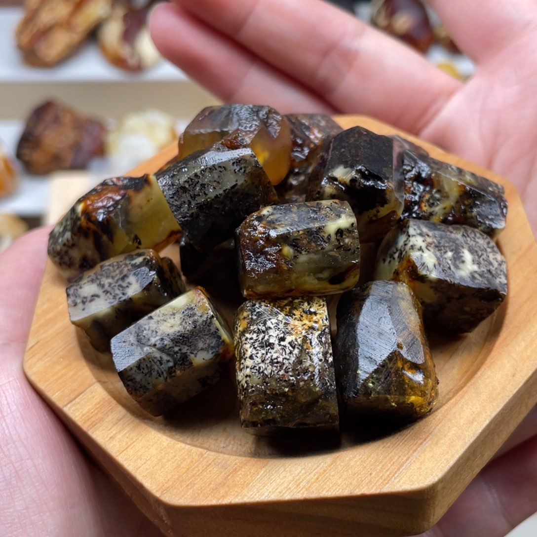 Β***ν定制琥珀未镶嵌天然蜜蜡原石