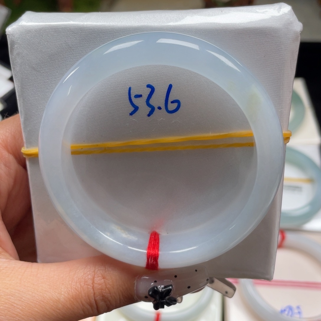 翡翠手镯未镶嵌缅甸翡翠手镯5