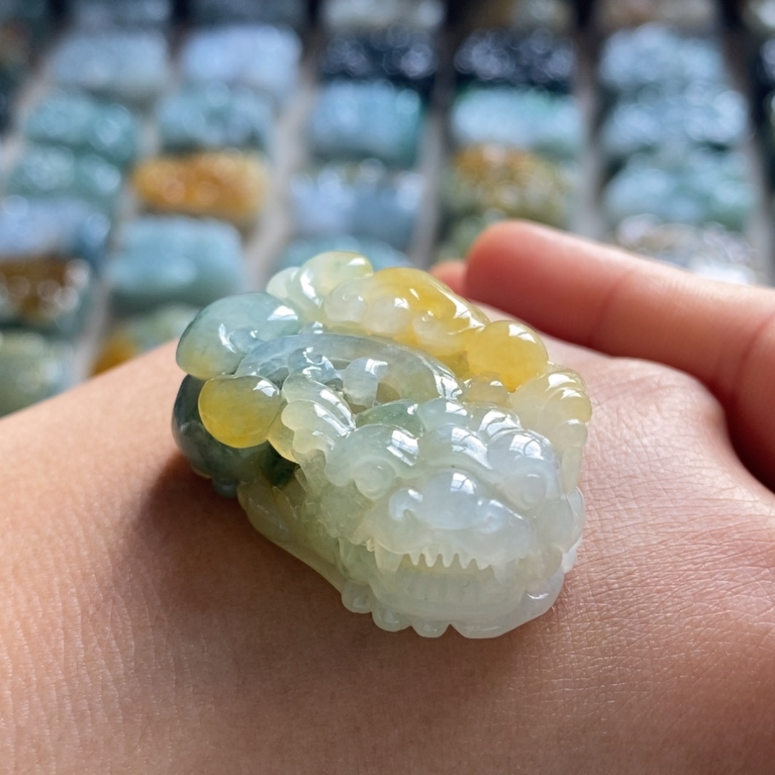 翡翠未镶嵌颈饰天然翡翠貔貅吊坠