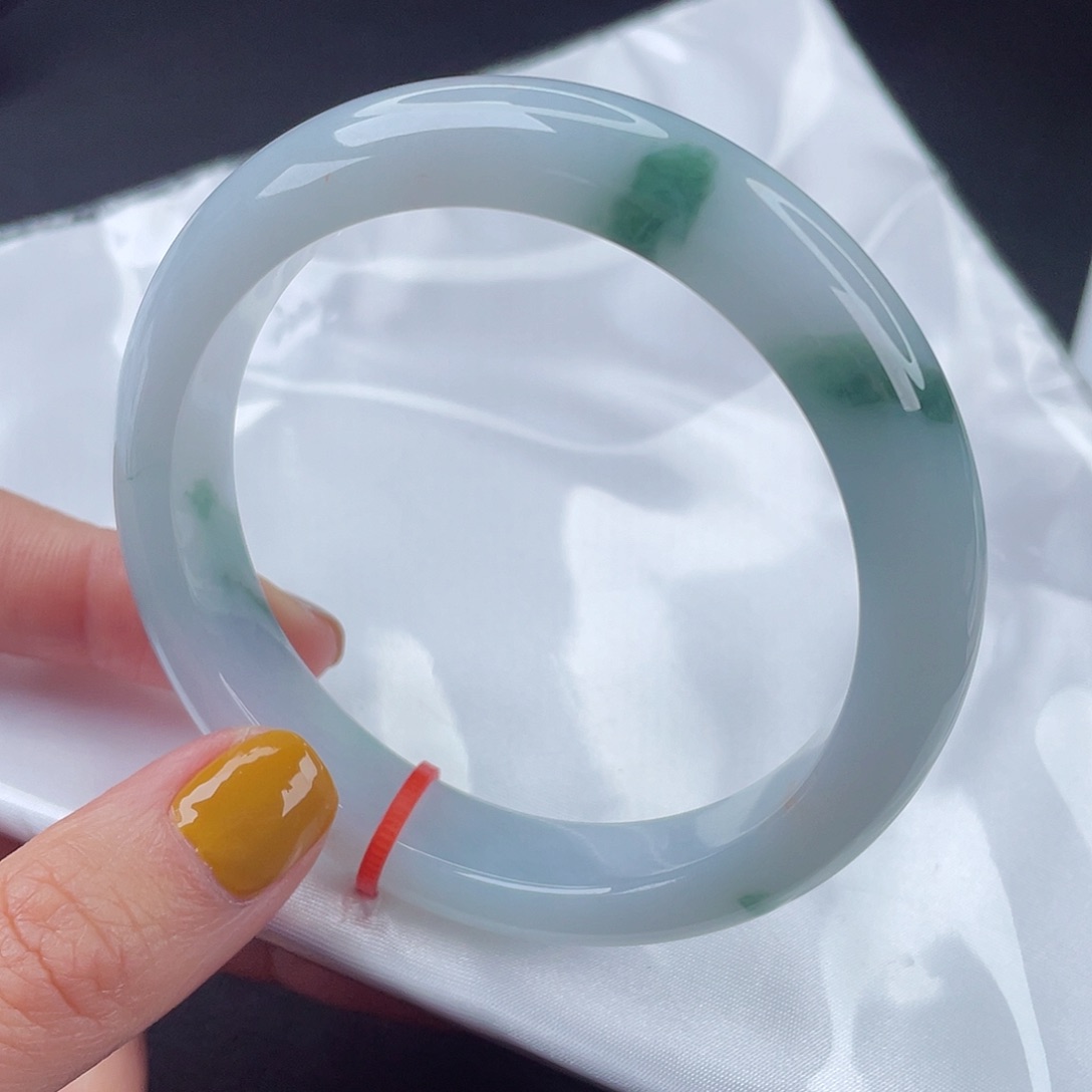 翡翠手镯未镶嵌56.8圈