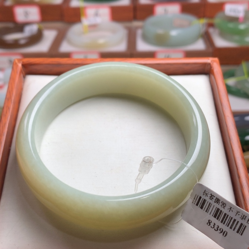 【闪购商品】和田玉手镯未镶嵌60.7