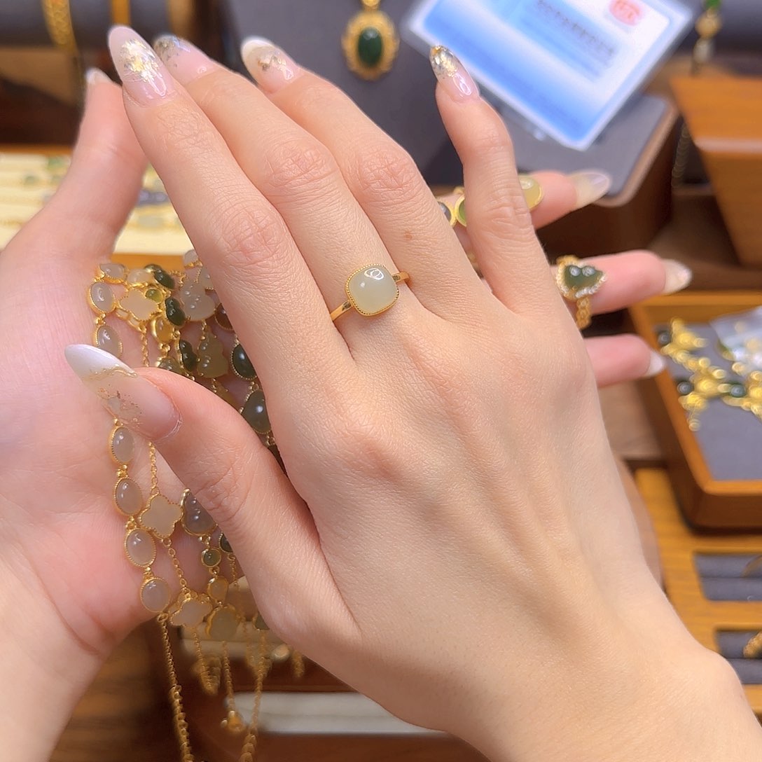 和田玉戒指银S925镀金镶嵌