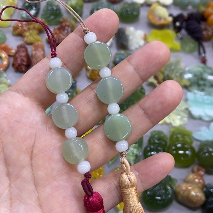 未镶嵌蛇纹石玉挂件