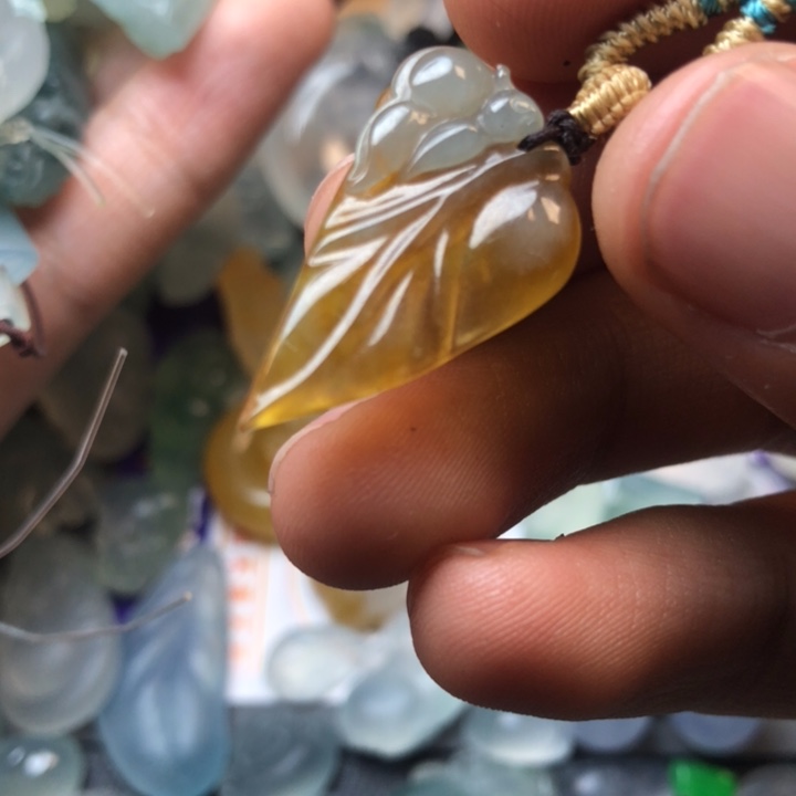 定制翡翠未镶嵌挂件