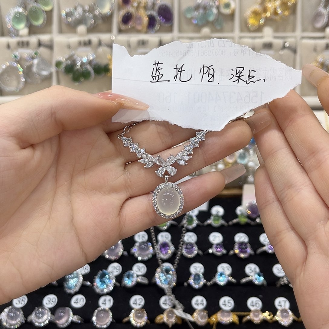 瑶***酒蛇纹石玉银S925镶嵌颈饰