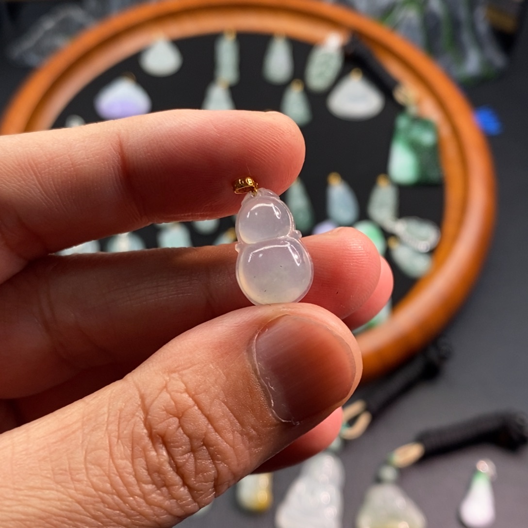 翡翠18K金镶嵌颈饰天然