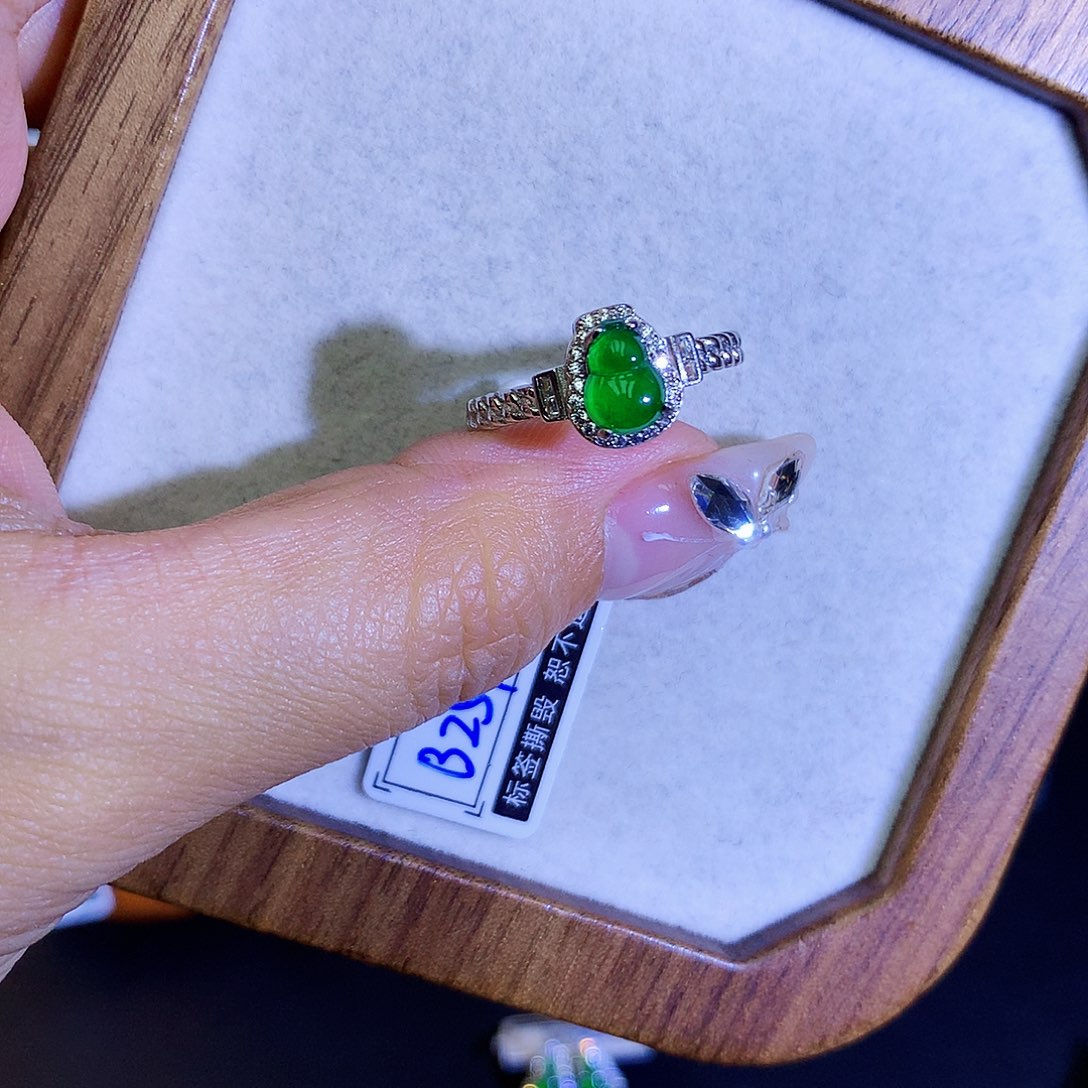 翡翠戒指银S925镶嵌天然翡翠葫芦戒指