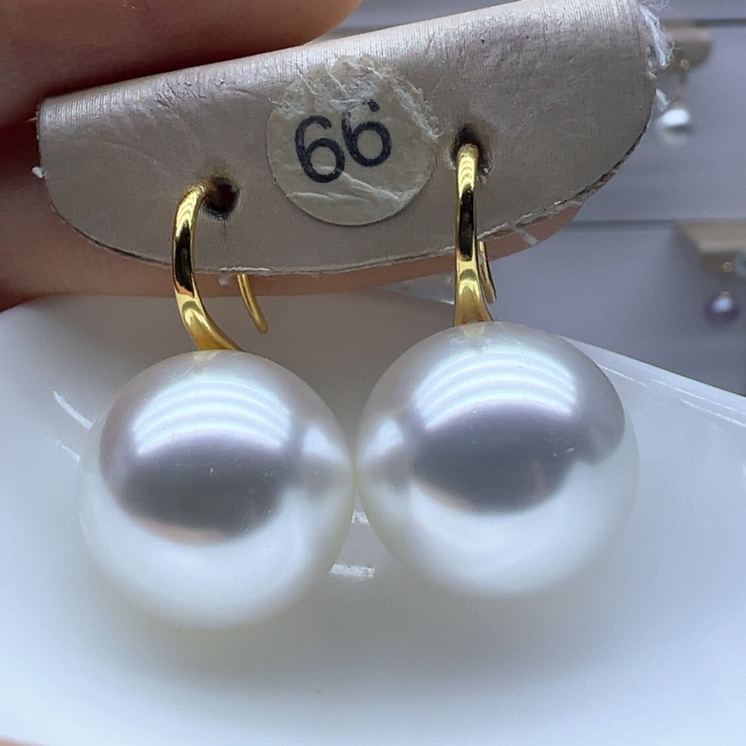 18K金镶嵌淡水珍珠耳饰