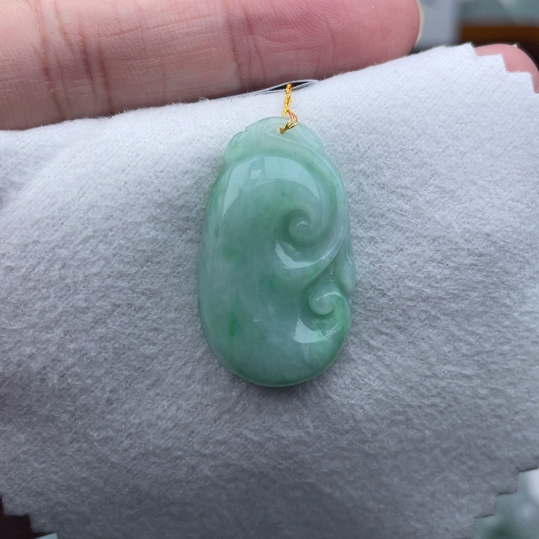 颈饰未镶嵌翡翠如意