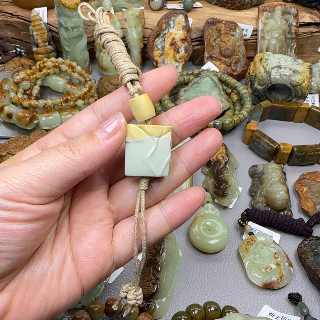 岫岩河磨玉（透闪石质玉）未镶嵌珠宝奇石