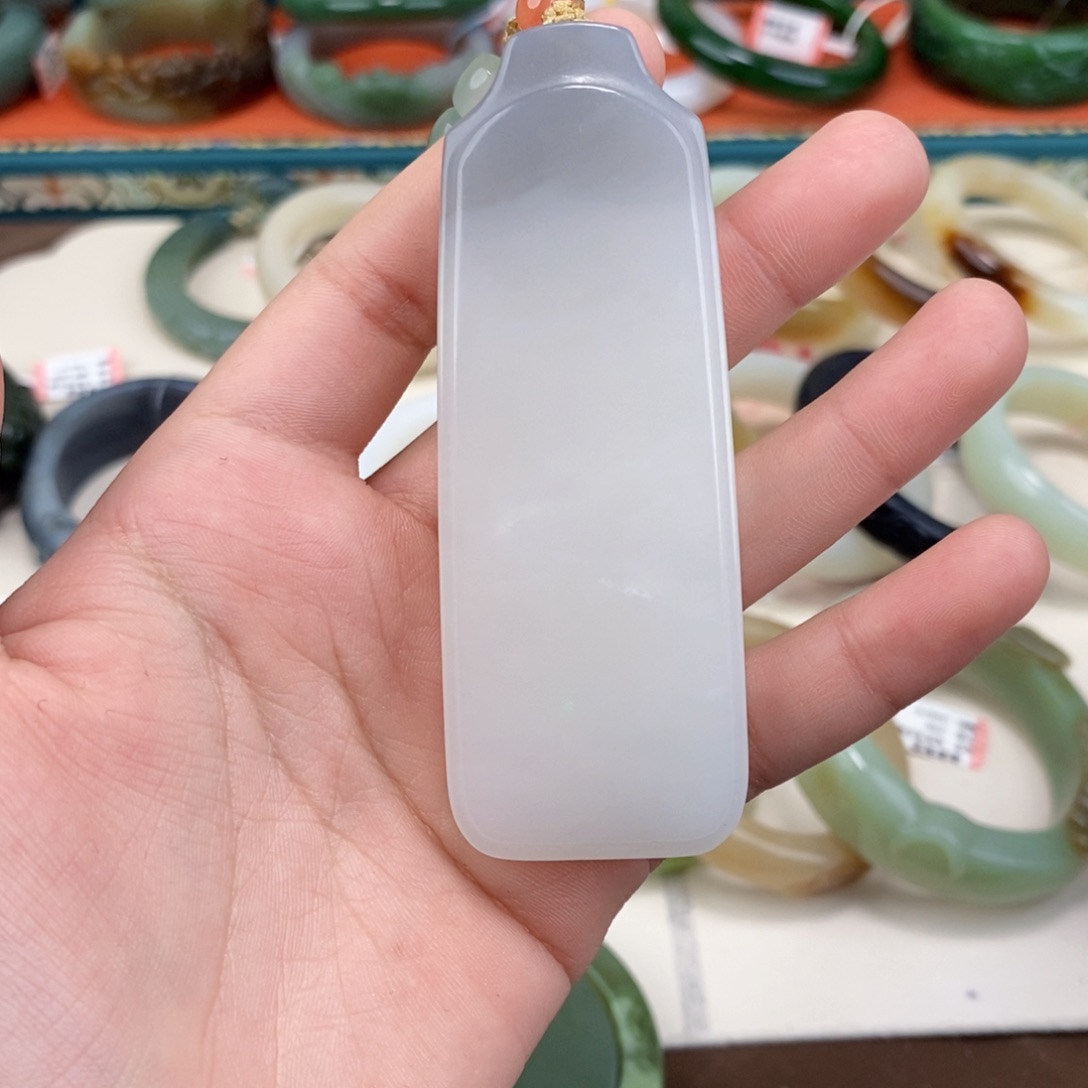 忕***佪和田玉未镶嵌手镯回流 1219