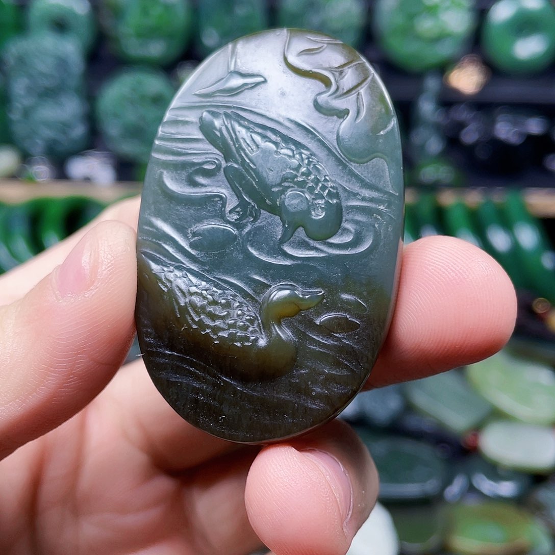 和田玉未镶嵌珠宝半成品