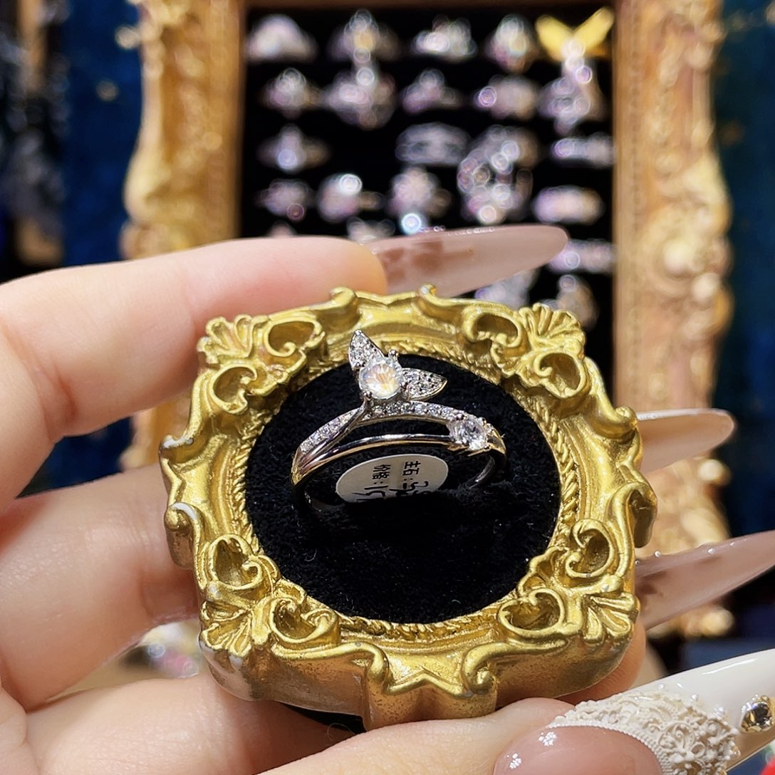 925银马岛鱼尾银戒指