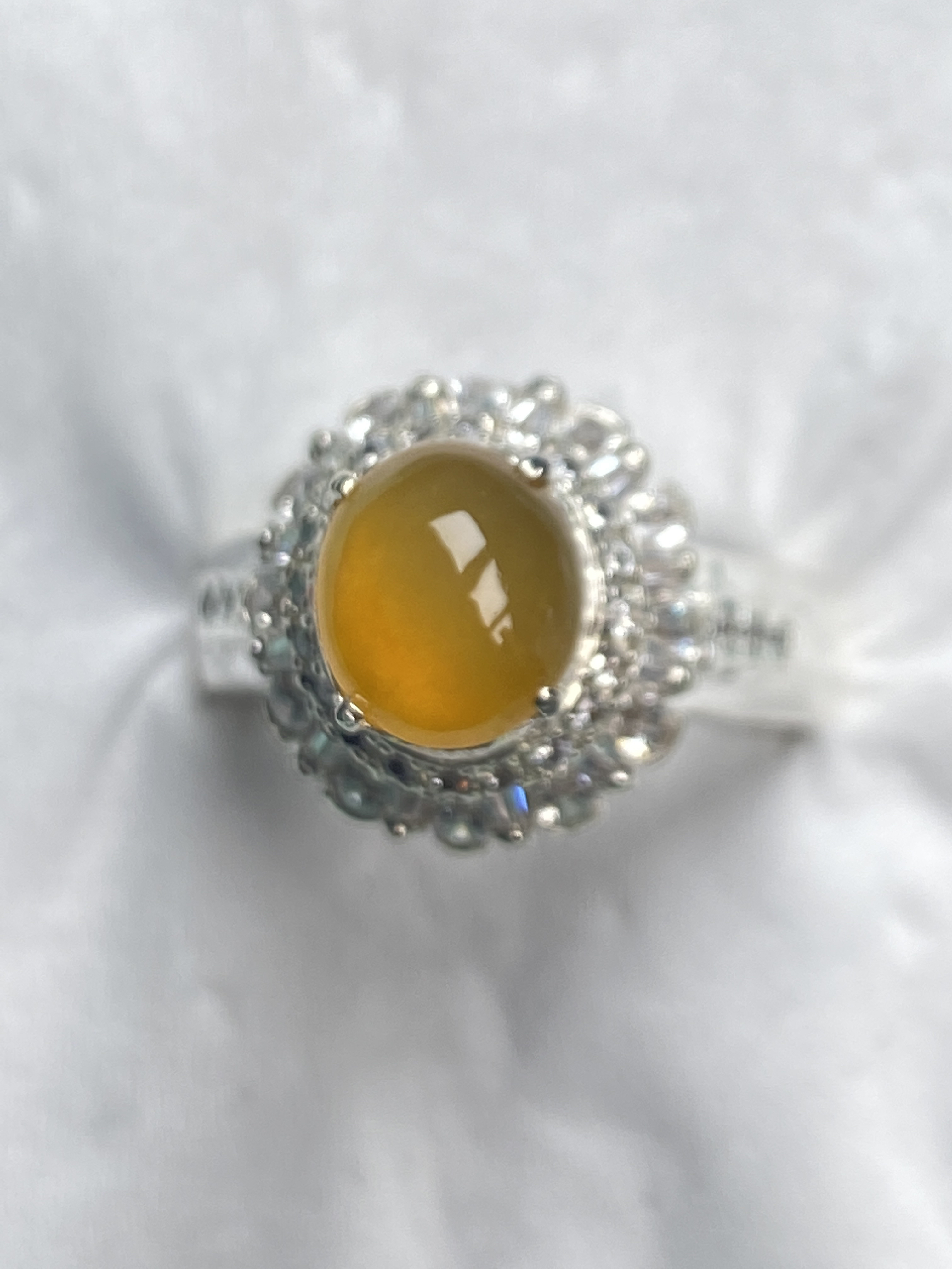 天然缅甸翡翠A货，冰黄翡蛋面戒指