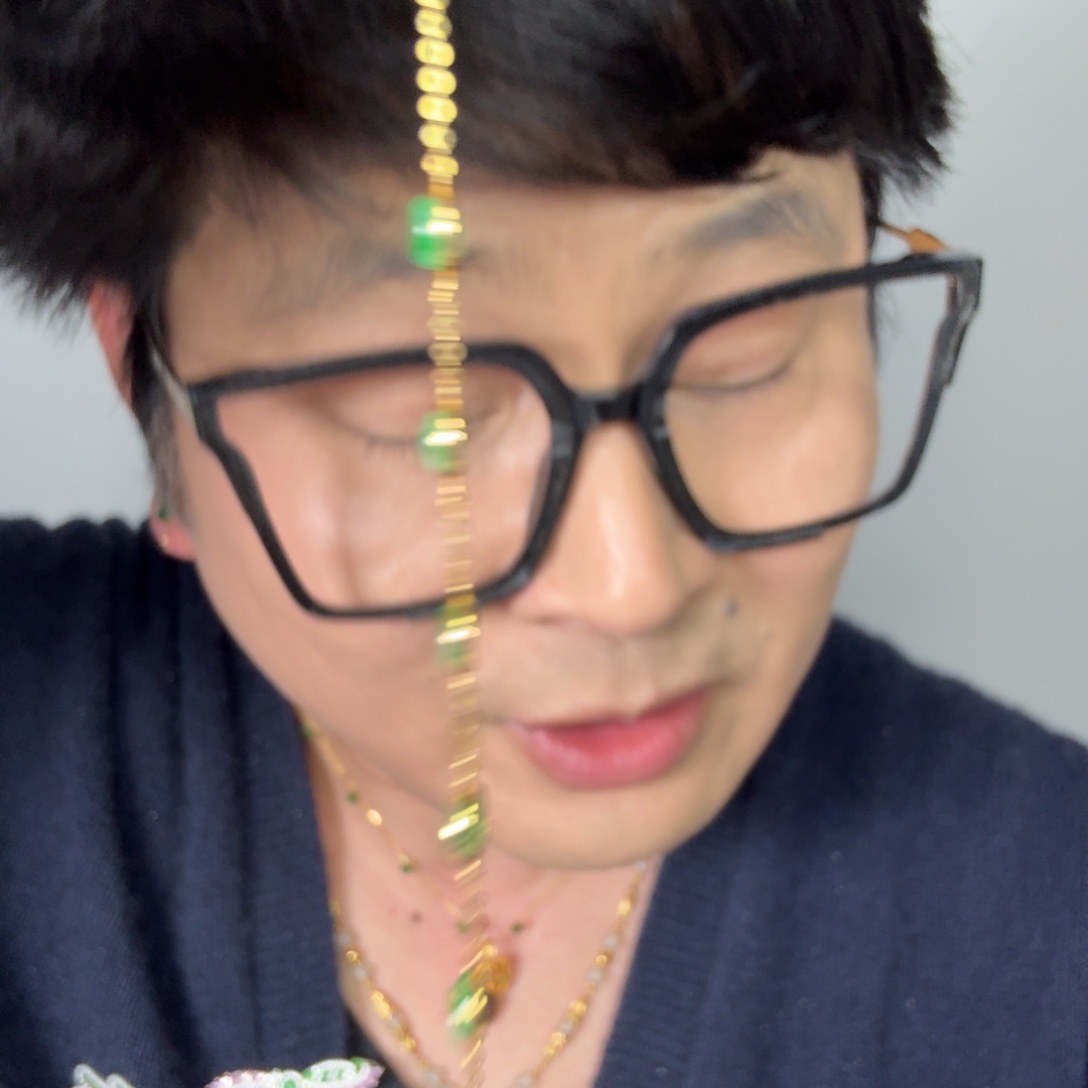 翡翠18K金镶嵌颈饰一件