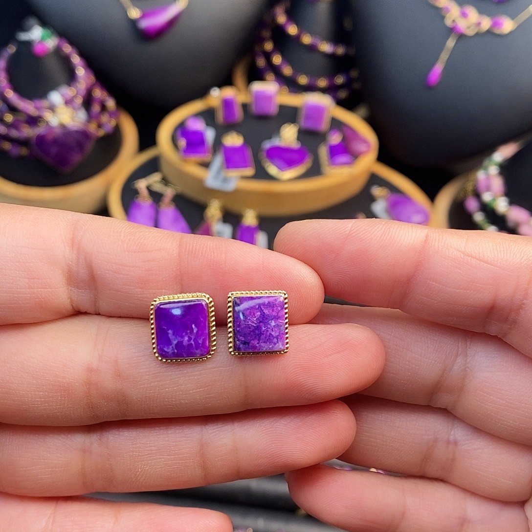 苏纪石（舒俱来）18K金镶嵌耳饰