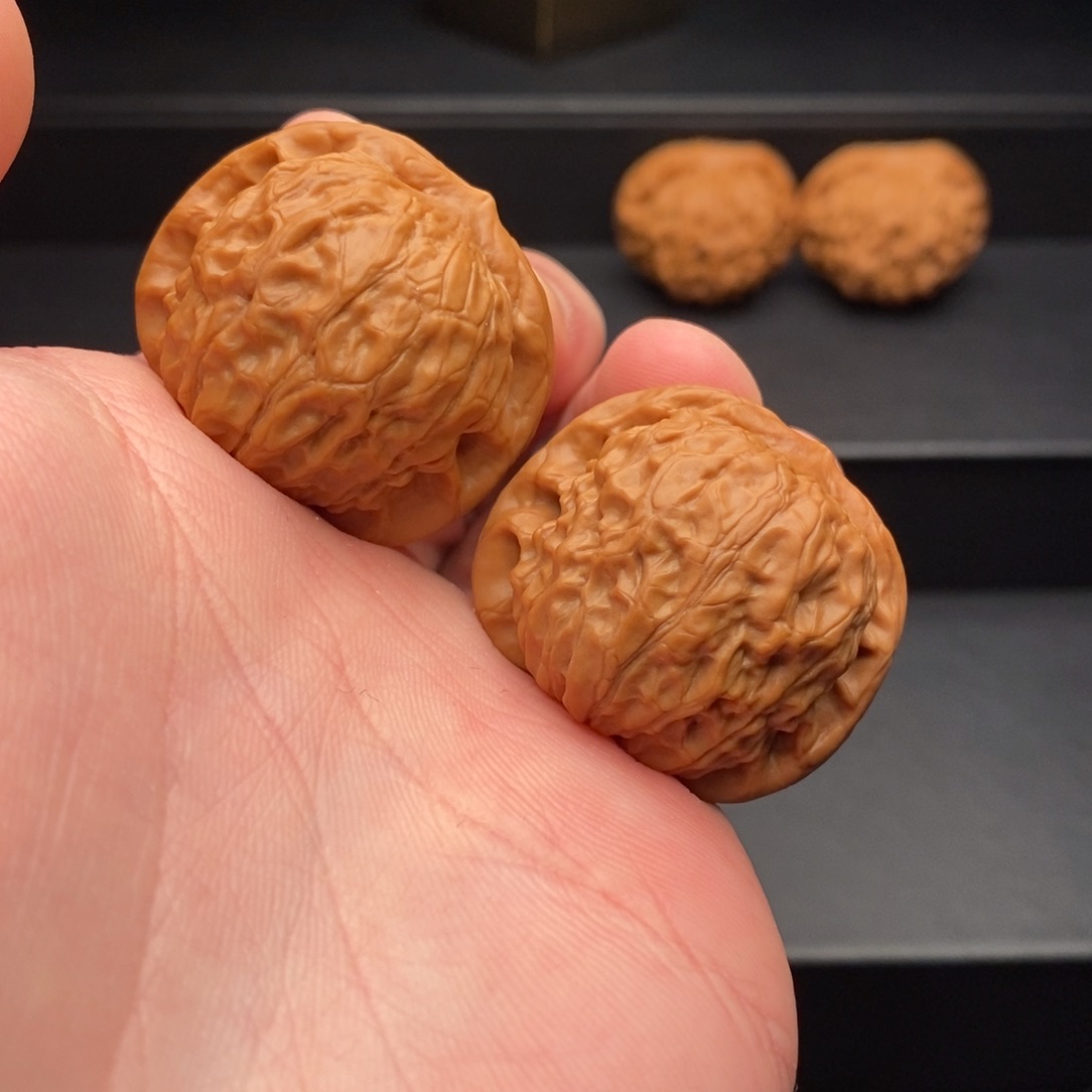 文玩核桃把件34石门